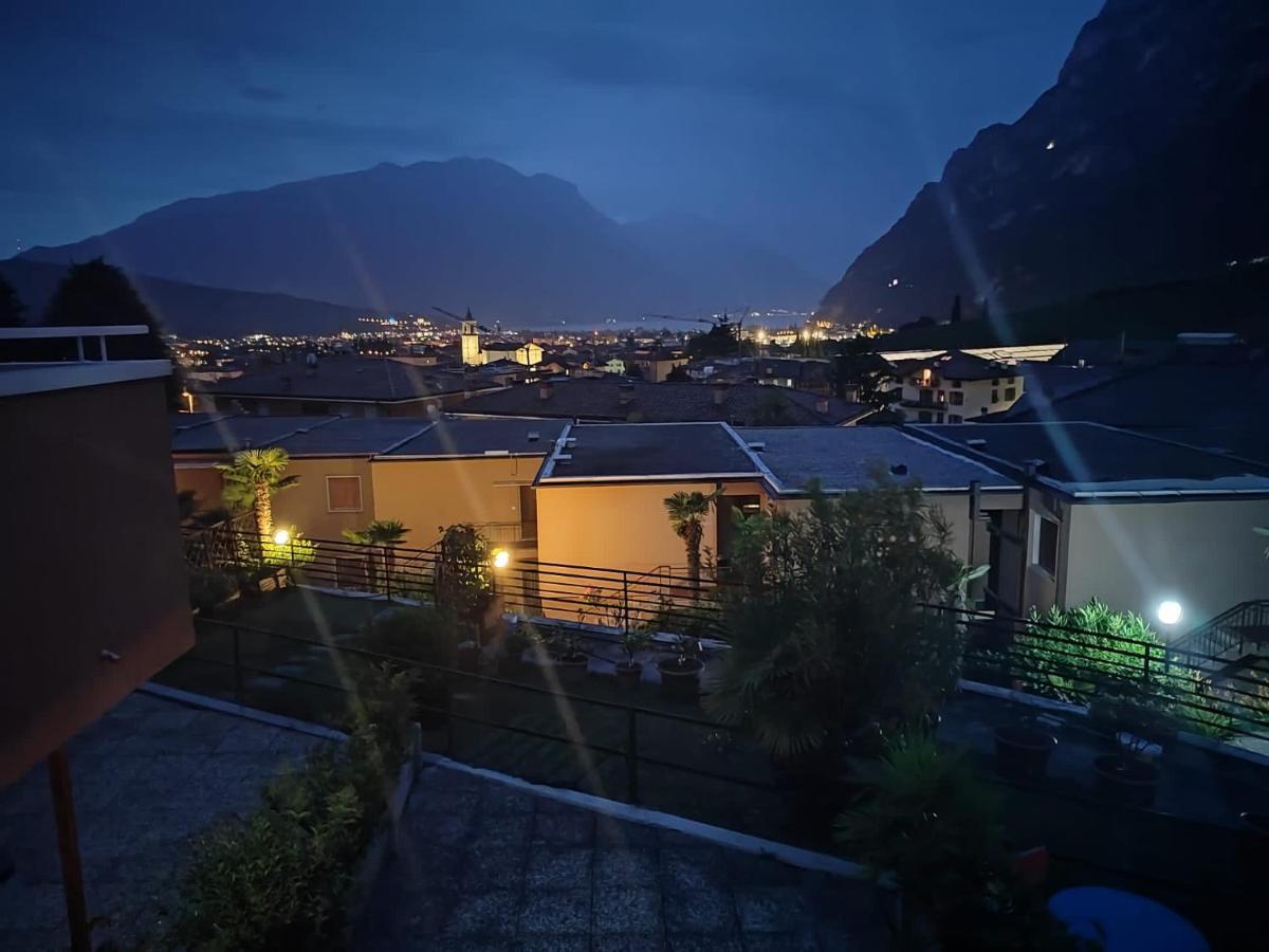 Appartamento Peppino Mit Seeblick Und Pool Riva del Garda Exteriör bild
