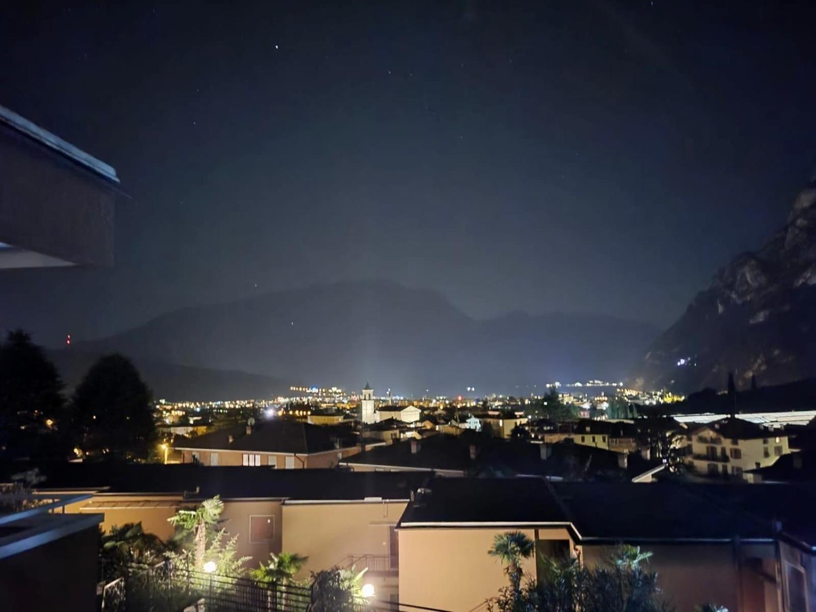Appartamento Peppino Mit Seeblick Und Pool Riva del Garda Exteriör bild